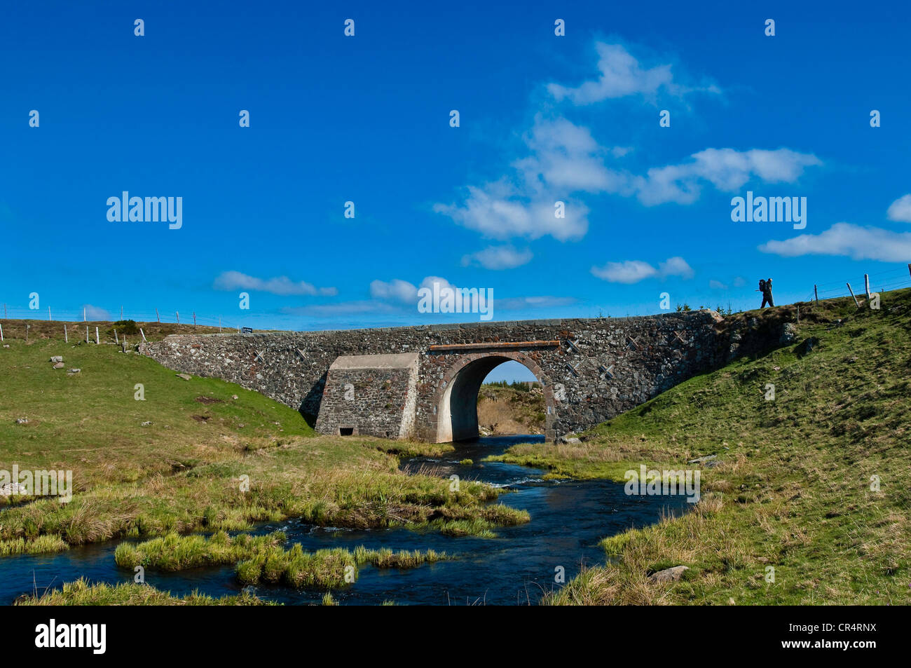 Frankreich, Lozere, Aubrac Region, in der Nähe von Nasbinals, Pilger auf el Camino de Santiago Stockfoto