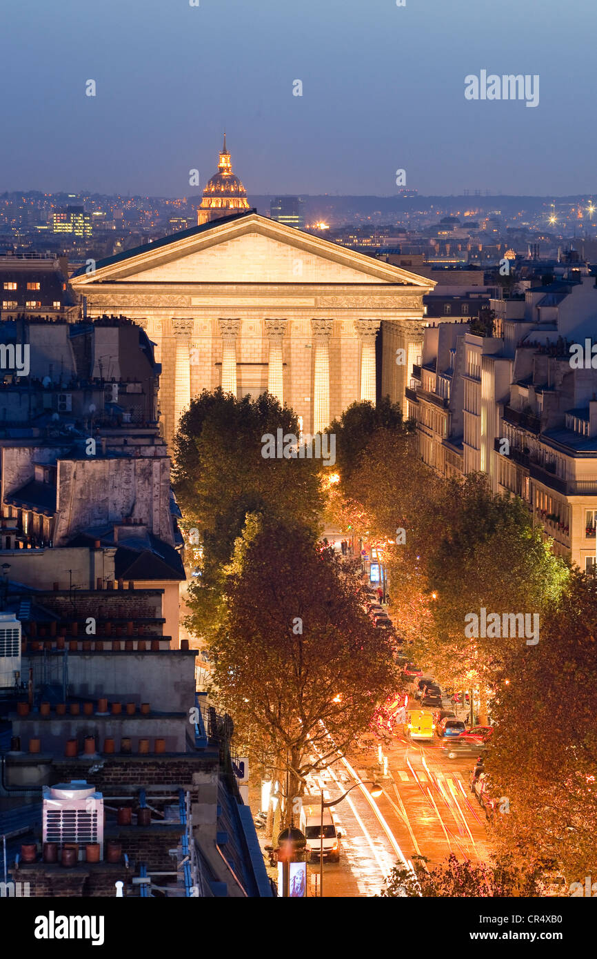 Frankreich, Paris, Rue Tronchet (Tronchet Straße) mit der Dome des Invalides im Hintergrund Stockfoto