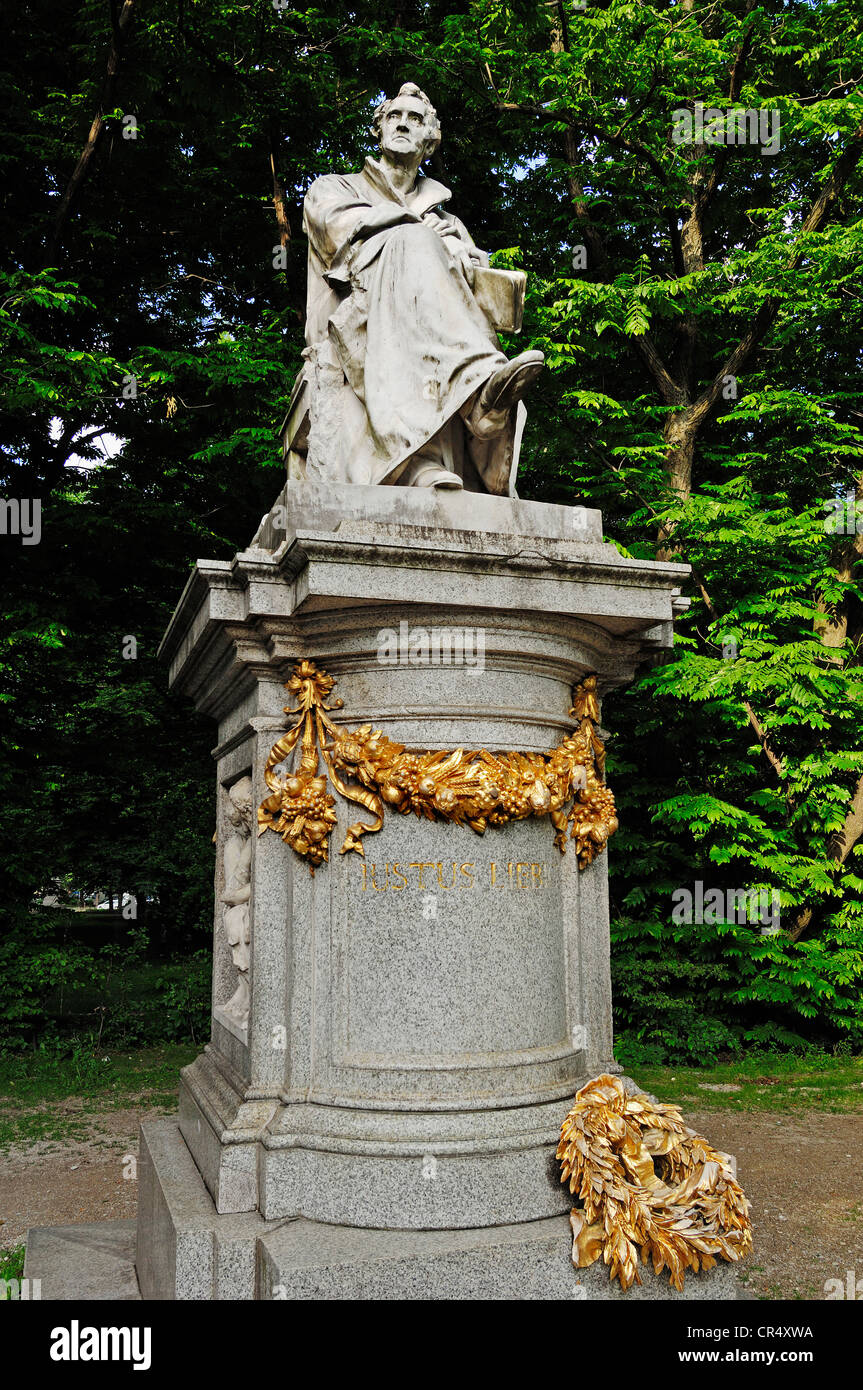 Justus von Liebig-Denkmal, Maximiliansplatz Quadrat, München, Bayern, Deutschland Stockfoto