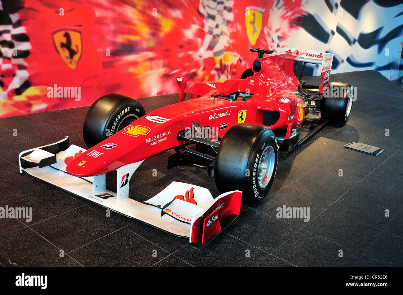Formel 1 Rennwagen in der Ferrari World auf Yas Island, Abu Dhabi, Vereinigte Arabische Emirate, Arabien, Asien Stockfoto