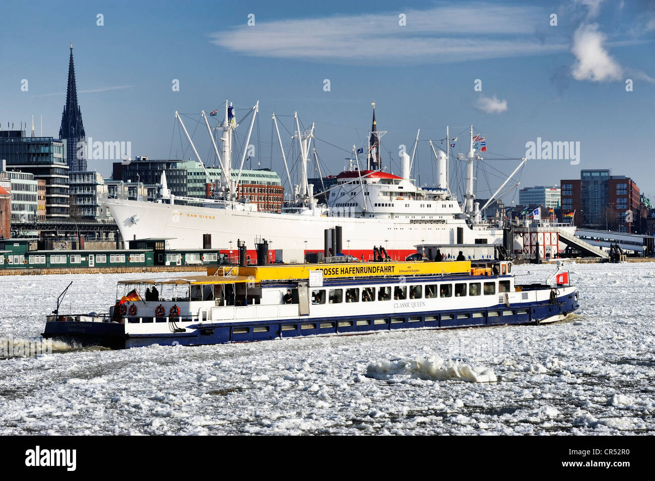 Passagierschiff im Winter der Hamburger Hafen, Hamburg, Deutschland, Europa Stockfoto