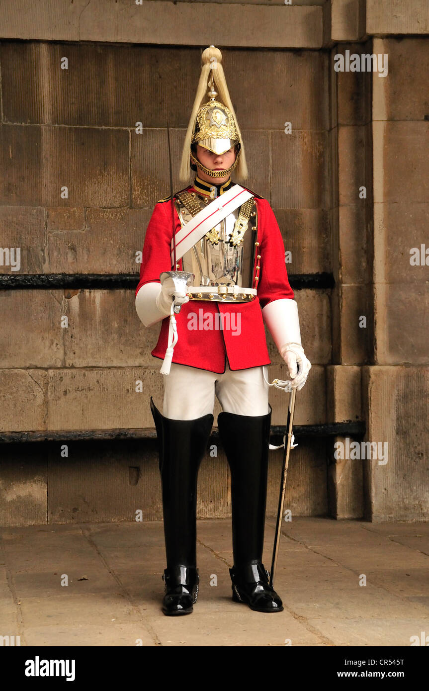 Horse Guard vor den Kasernen von der Household Cavalry, Elite Force, Whitehall, London, England, Großbritannien Stockfoto