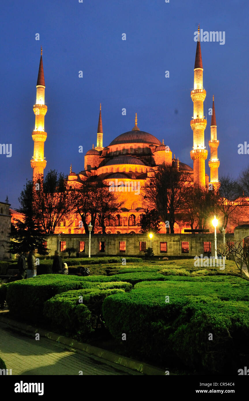 Sultan Ahmed Mosque oder blaue Moschee im letzten Licht des Tages, Istanbul, Türkei, Europa Stockfoto