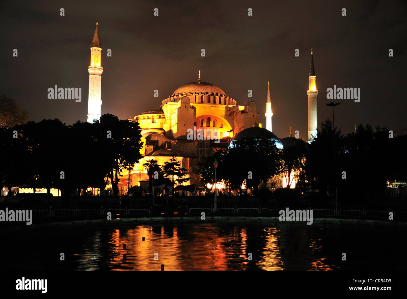 Hagia Sophia, ehemalige byzantinische Kirche, dann Moschee und heute ein Museum, bei Nacht, Istanbul, Türkei, Europa Stockfoto