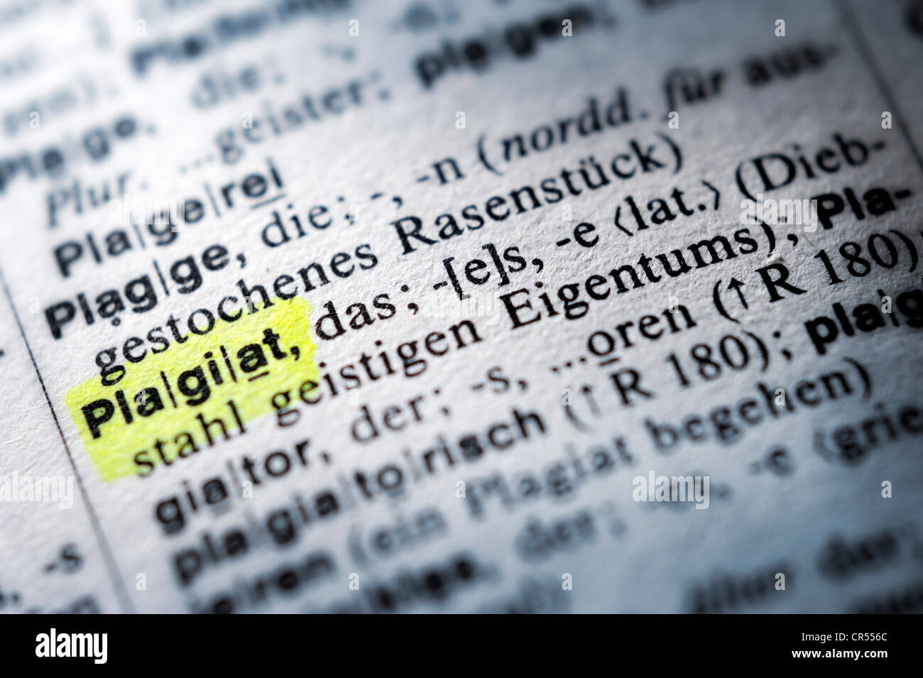 Definition des Plagiats in einem deutschen Wörterbuch, Plagiat Stockfoto
