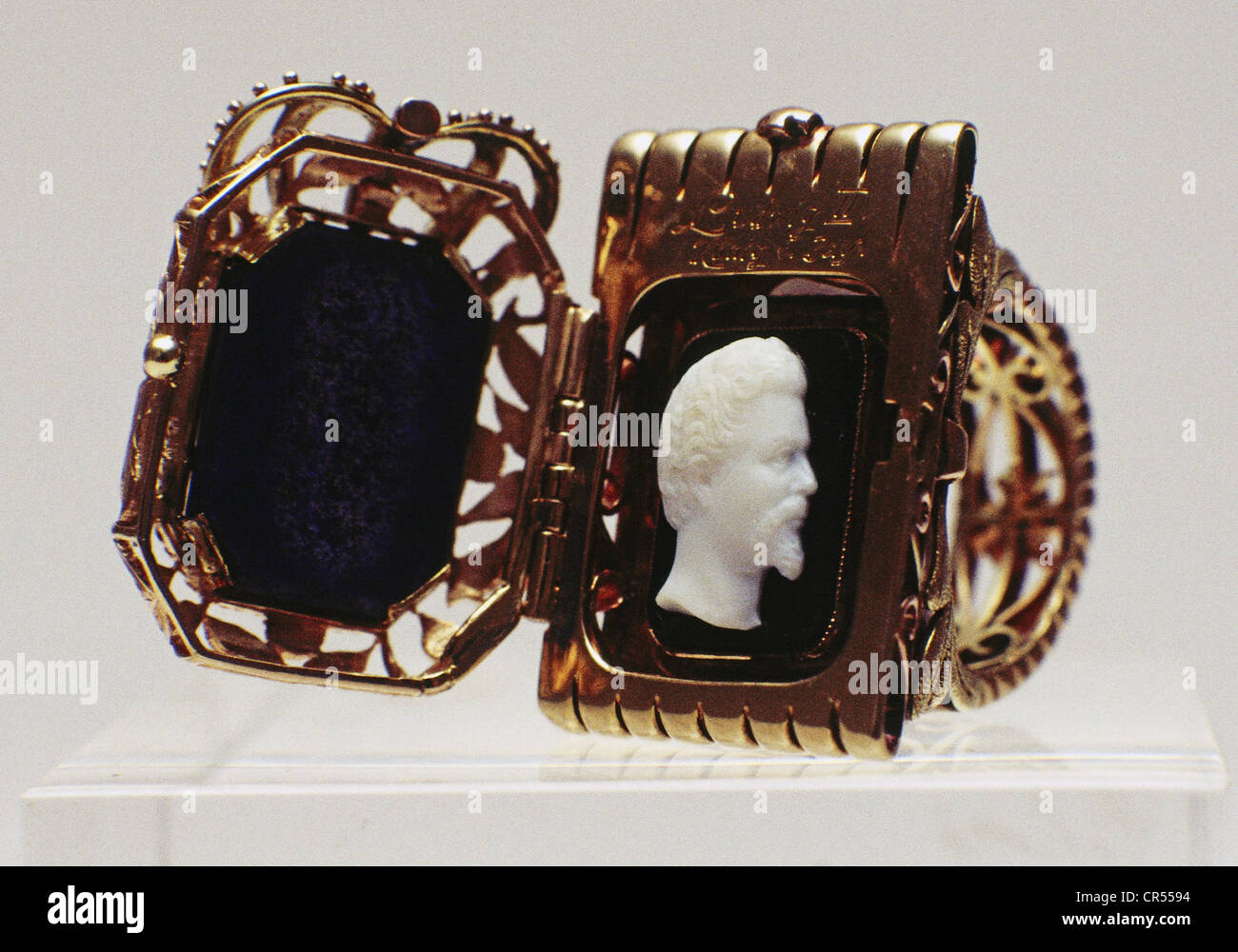 Louis II., 25.8.1845 - 13.6.1886, König von Bayern 10.3.1864 - 13.6.1886, Signetring, Gold und Lapislazuli, 1990er Jahre, Stockfoto