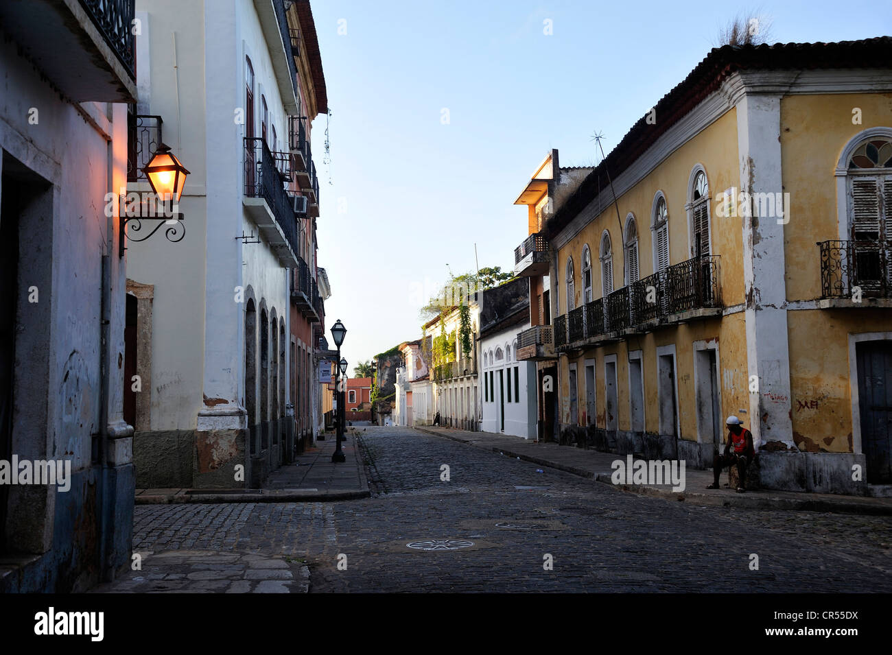 Häuserzeile in der Innenstadt von Sao Luis, UNESCO-Weltkulturerbe, Maranhao, Brasilien, Südamerika Stockfoto