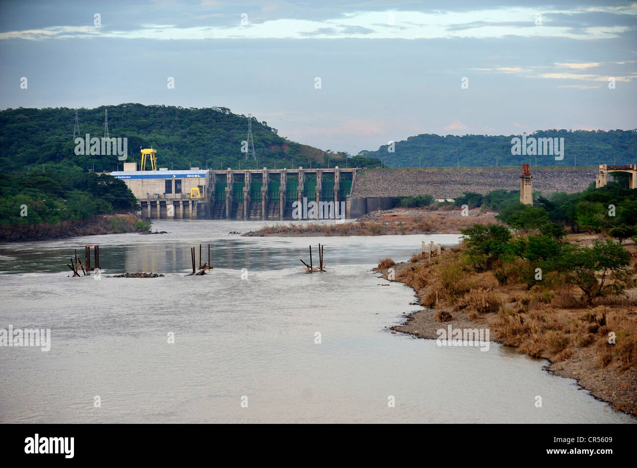"Zentrale Hidroelectrica 15 Septiembre", Wasserkraftwerk am Rio Lemba, Betreiber der Anlage wurde mit beschuldigt Stockfoto