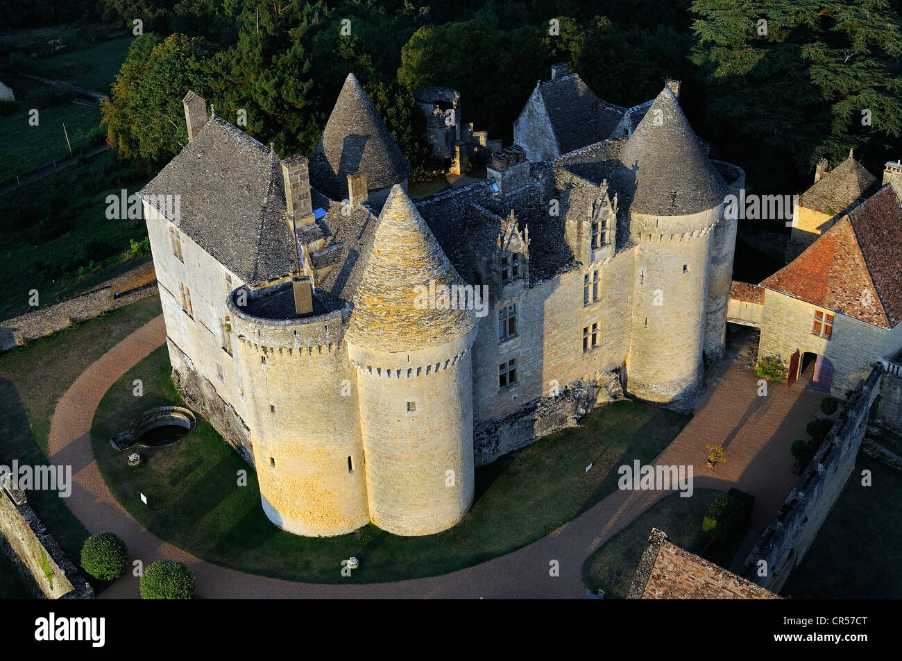 Frankreich, Dordogne, Perigord Noir, St mondäner, Chateau de Fenelon (Luftbild) Stockfoto