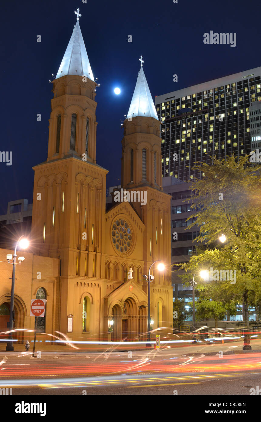Basilika des Heiligen Herzens Jesu in Atlanta, Georgia, USA. Es war die erste katholische Basilika im Bundesstaat Georgia. Stockfoto
