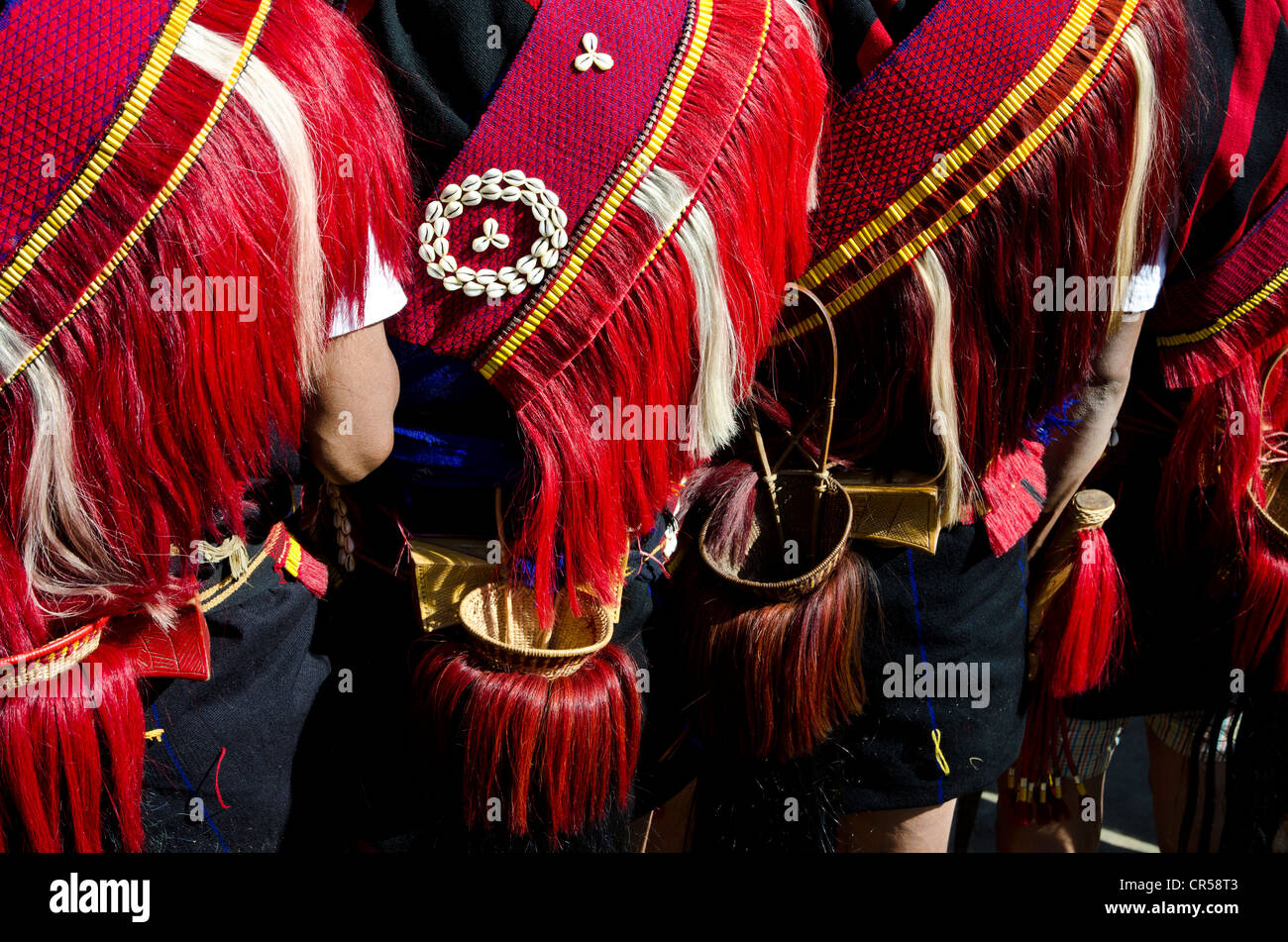 Details zu den Kleidern des Stammes Yimchunger Hornbill Festival, Kohima, Nagaland, Indien, Asien Stockfoto