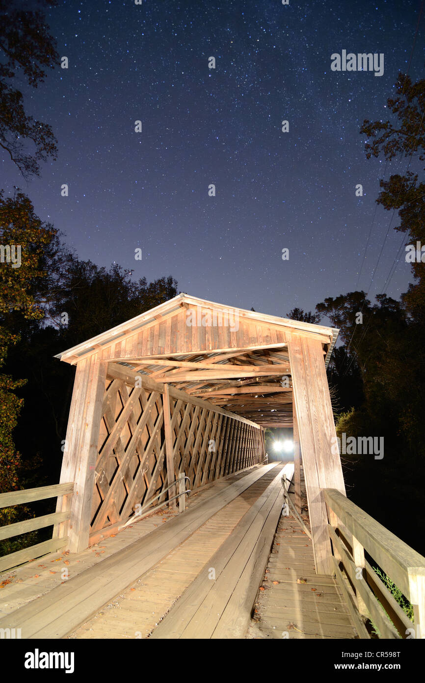 Elder ist überdachte Brücke in North East Georgia/USA. Stockfoto