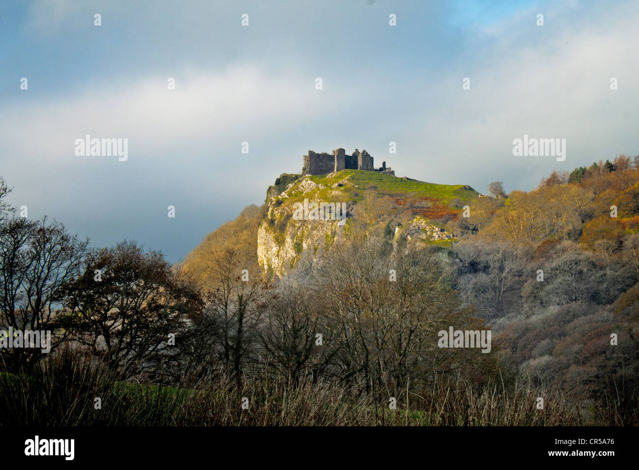 Castell Position Cennen launisch Wolken Winter hervorgehoben Stockfoto