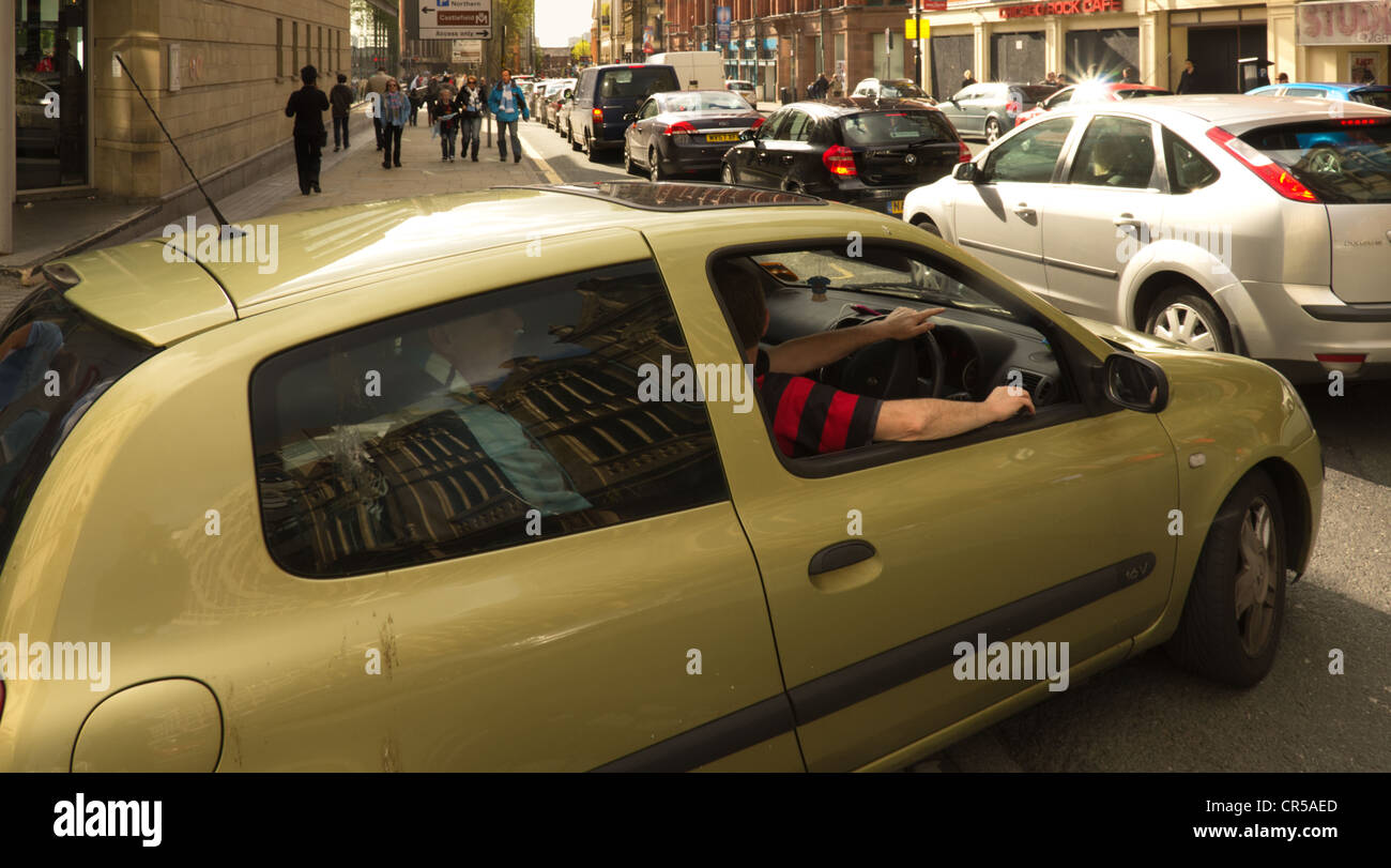 Verkehrschaos in Manchester am Tag, den Manchester City Football Club vorgeführt, um ihren Gewinn der Premier League 2012 feiern Stockfoto