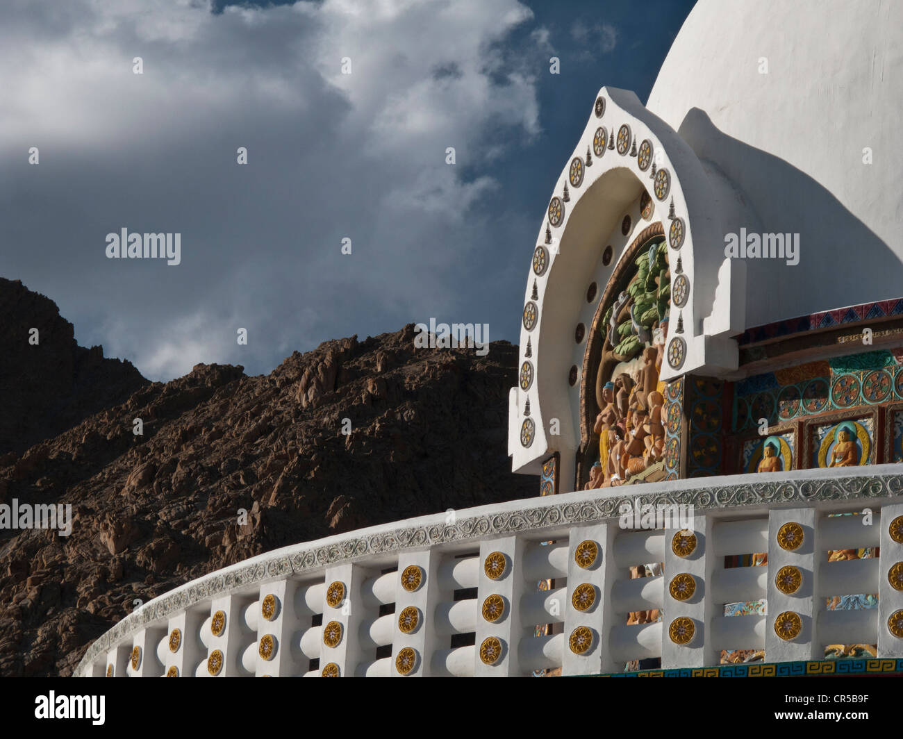 Shanti Stupa in Leh, japanische Geschenk nach Ladakh, 2500 Jahre Buddhismus zu gedenken und Frieden in der Welt, Leh zu fördern Stockfoto