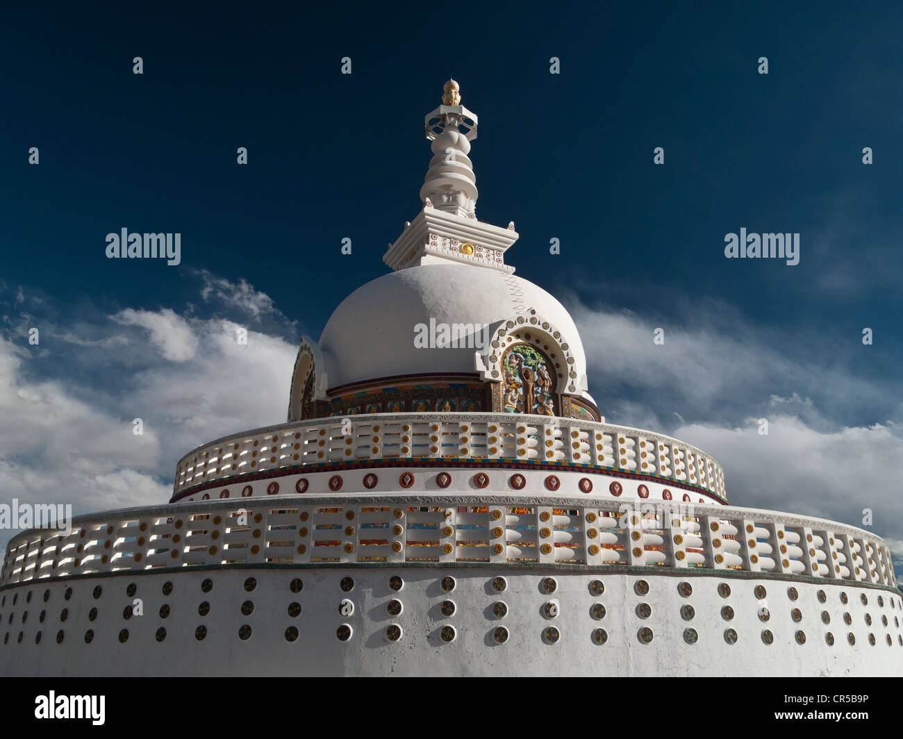 Shanti Stupa in Leh, japanische Geschenk nach Ladakh, 2500 Jahre Buddhismus zu gedenken und Frieden in der Welt, Leh zu fördern Stockfoto