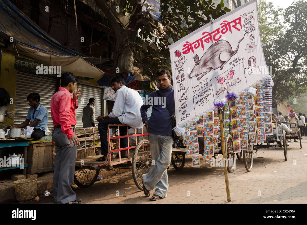 Straßenhändler verkaufen Ratte vergiften, Kolkata, Westbengalen, Indien, Asien Stockfoto