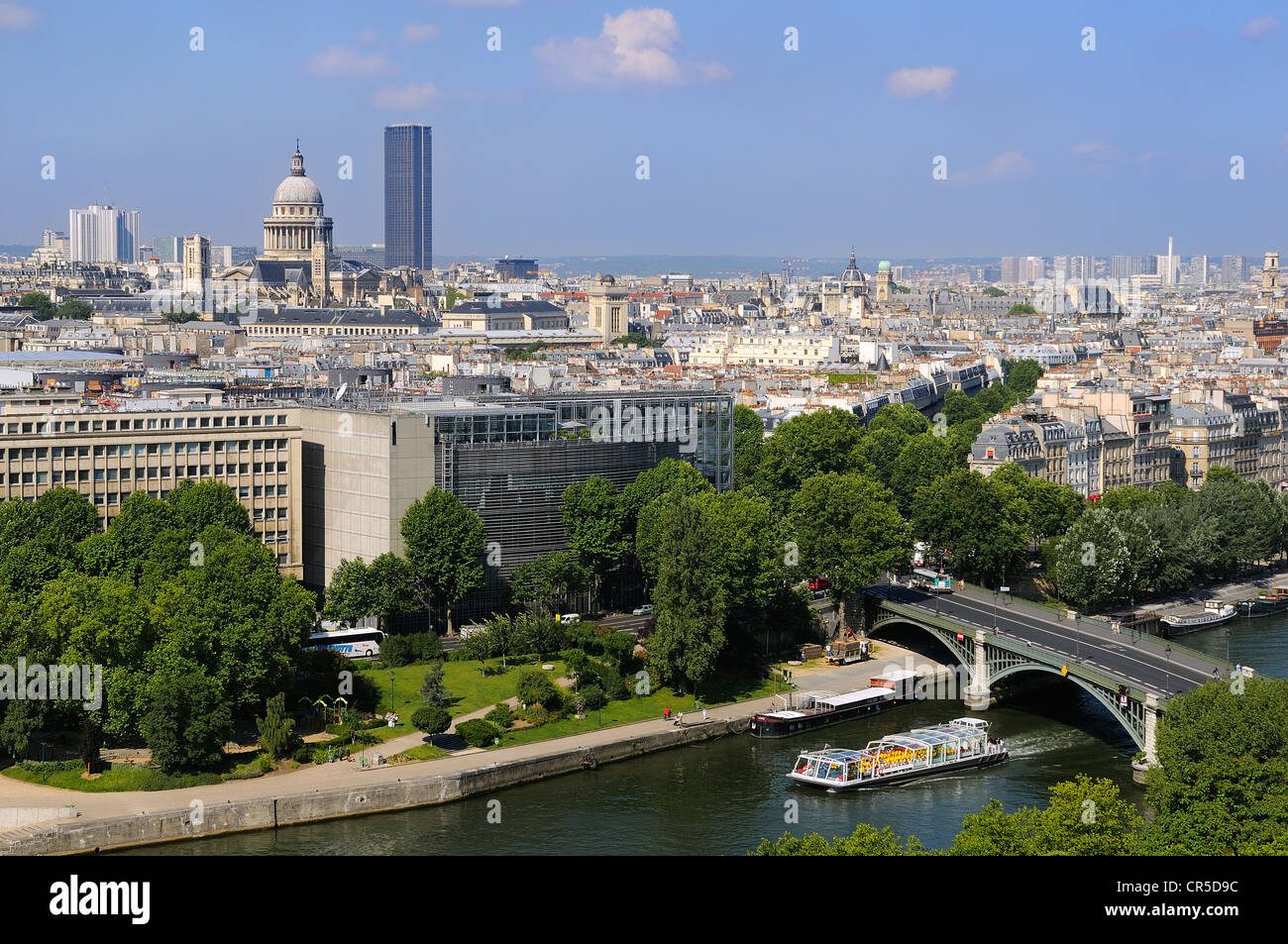 Frankreich, Paris, die Ufer der Seine Fluss UNESCO-Welterbe, das Institut du Monde Arabe (Institut du Monde Arabe) durch Stockfoto