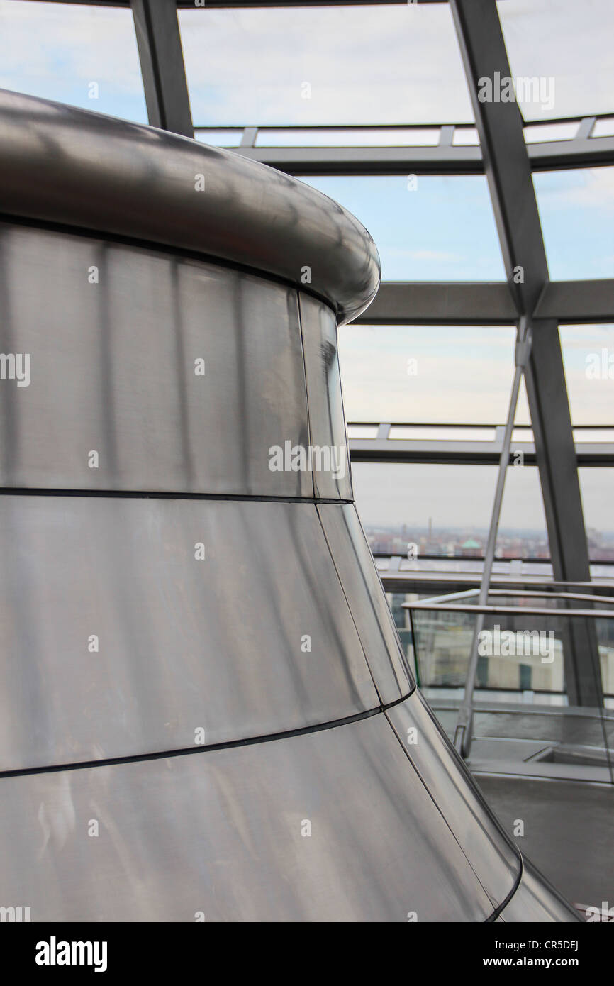 Die aus Stahl und Glas Kuppel des Reichstagsgebäudes in Berlin, Deutschland, erbaut von Architekt Norman Foster Stockfoto