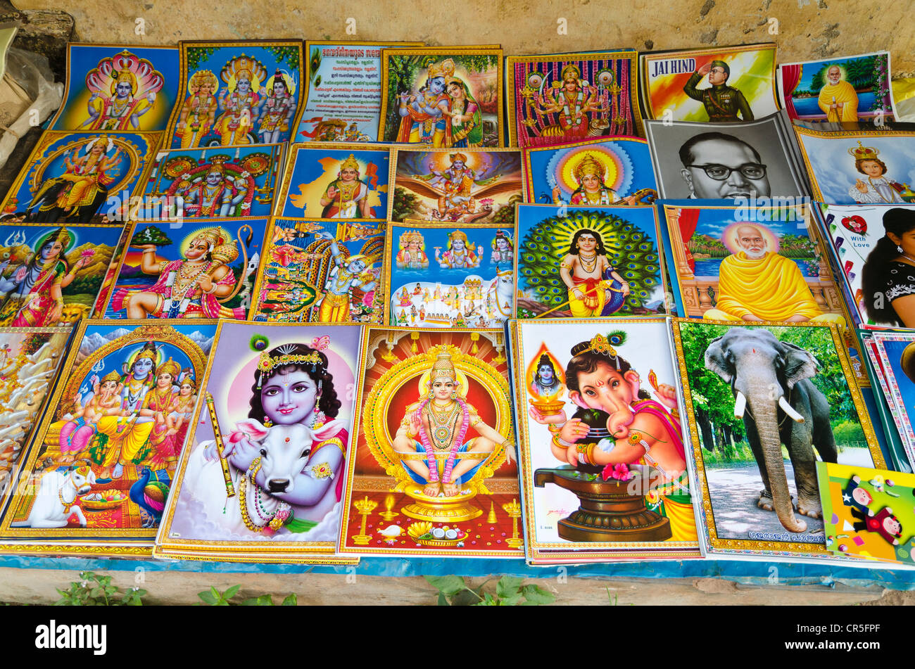 Bücher mit den religiösen Geschichten zum Verkauf in Varkala, Kerala, Indien, Asien Stockfoto