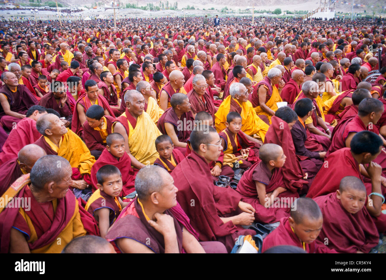 Tausende von buddhistischen Mönchen hören zu den Lehren des Dalai Lama, Leh, Jammu und Kaschmir, Indien, Asien Stockfoto