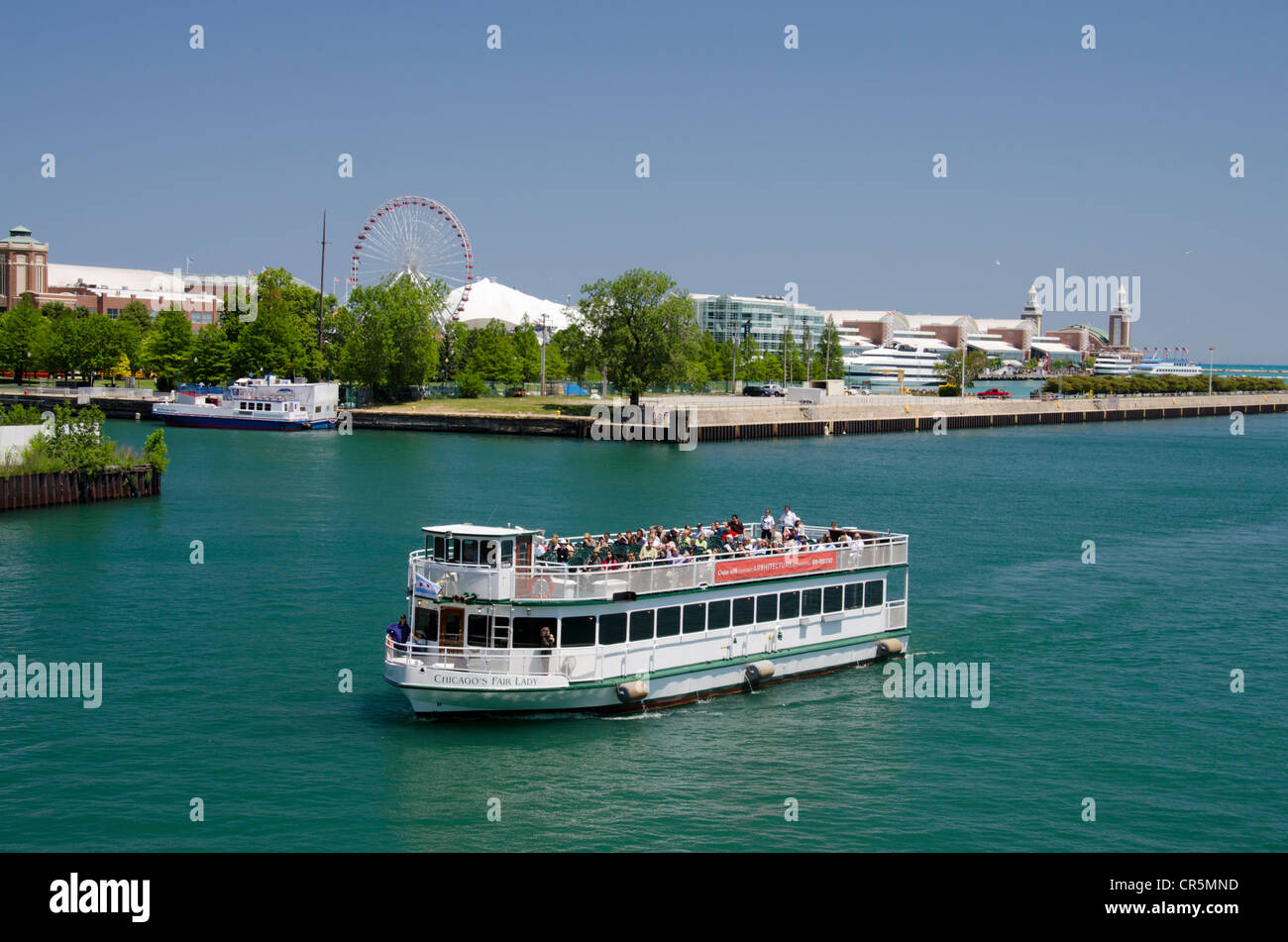 Illinois, Chicago. sightseeing tour Boot vor der Navy Pier entlang des Lake Michigan. Stockfoto