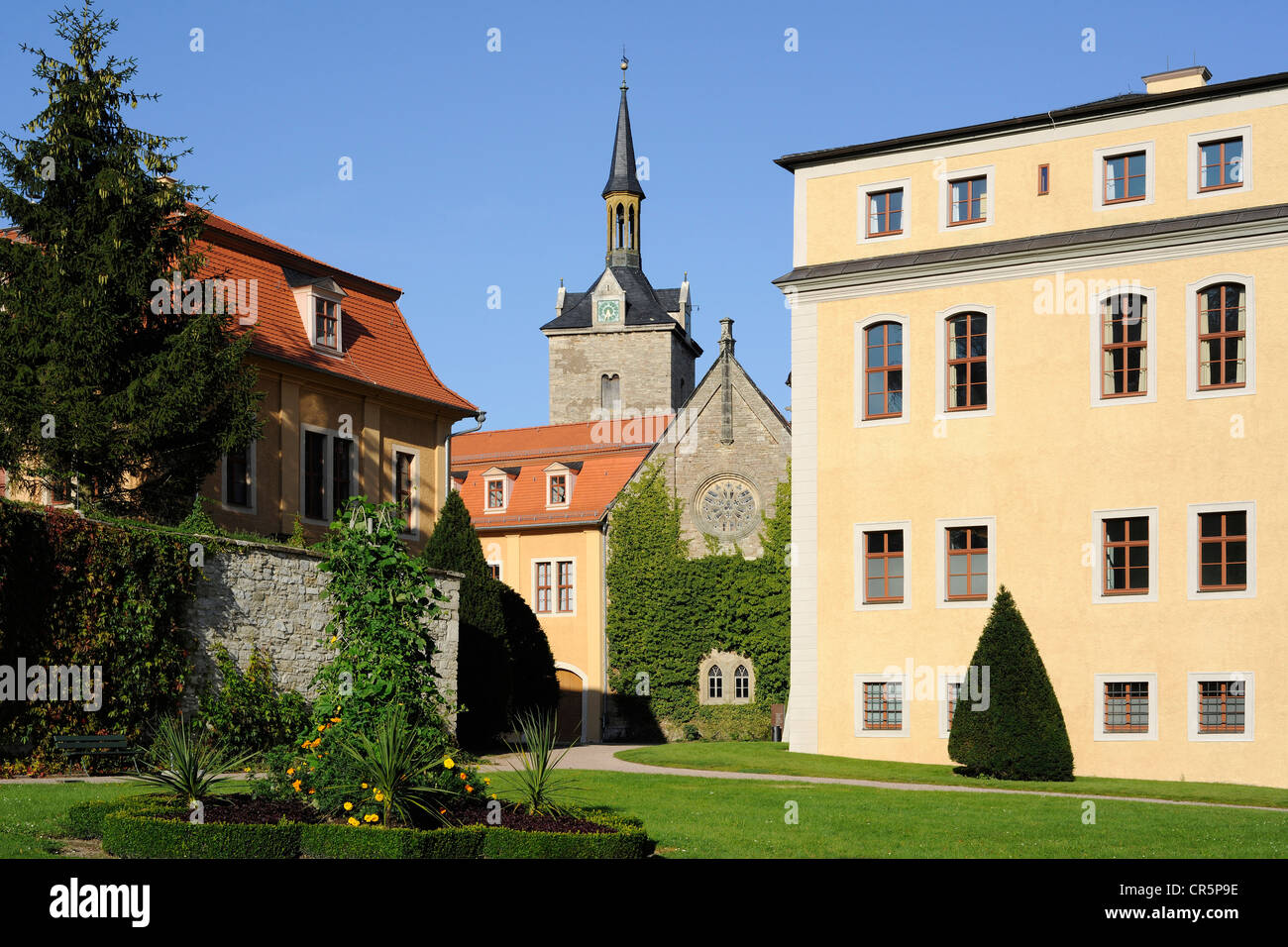 Schloss Ettersburg Castle mit der Klosterkirche in der Nähe von Weimar, UNESCO-Weltkulturerbe, Klassisches Weimar, Thüringen Stockfoto