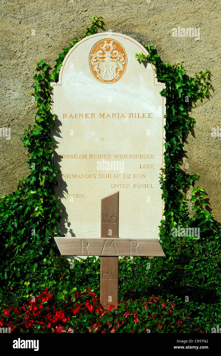 Grabstätte des Dichters Rainer Maria Rilke in den Berg Friedhof von Raron, Wallis, Schweiz, Europa Stockfoto