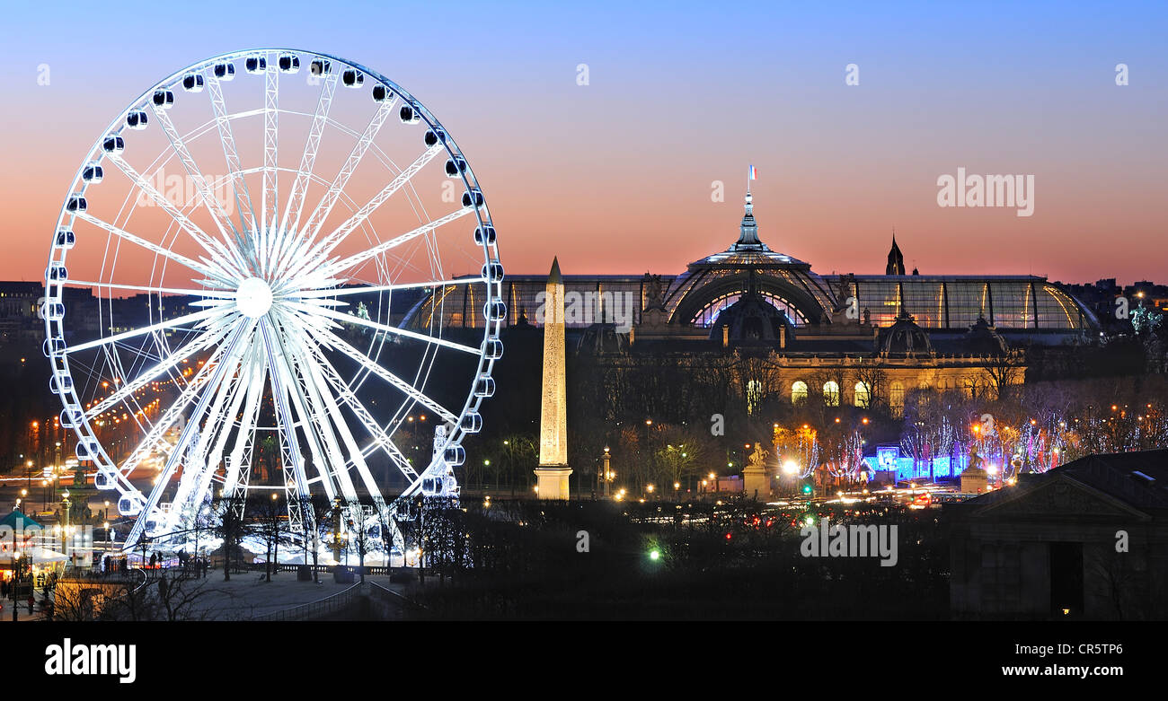 Frankreich, Paris, Grand Palais, das große Rad und der Obelisk des Concorde Platz Stockfoto