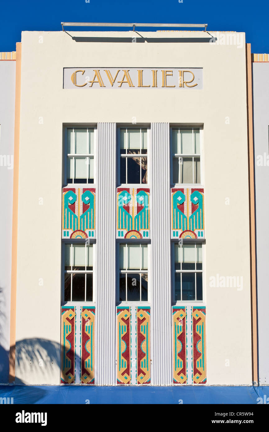 USA, Florida, Miami Beach, South Beach, Ocean Drive, Art-Deco-Fassade des Cavalier Hotel aus dem Jahr 1936 Stockfoto