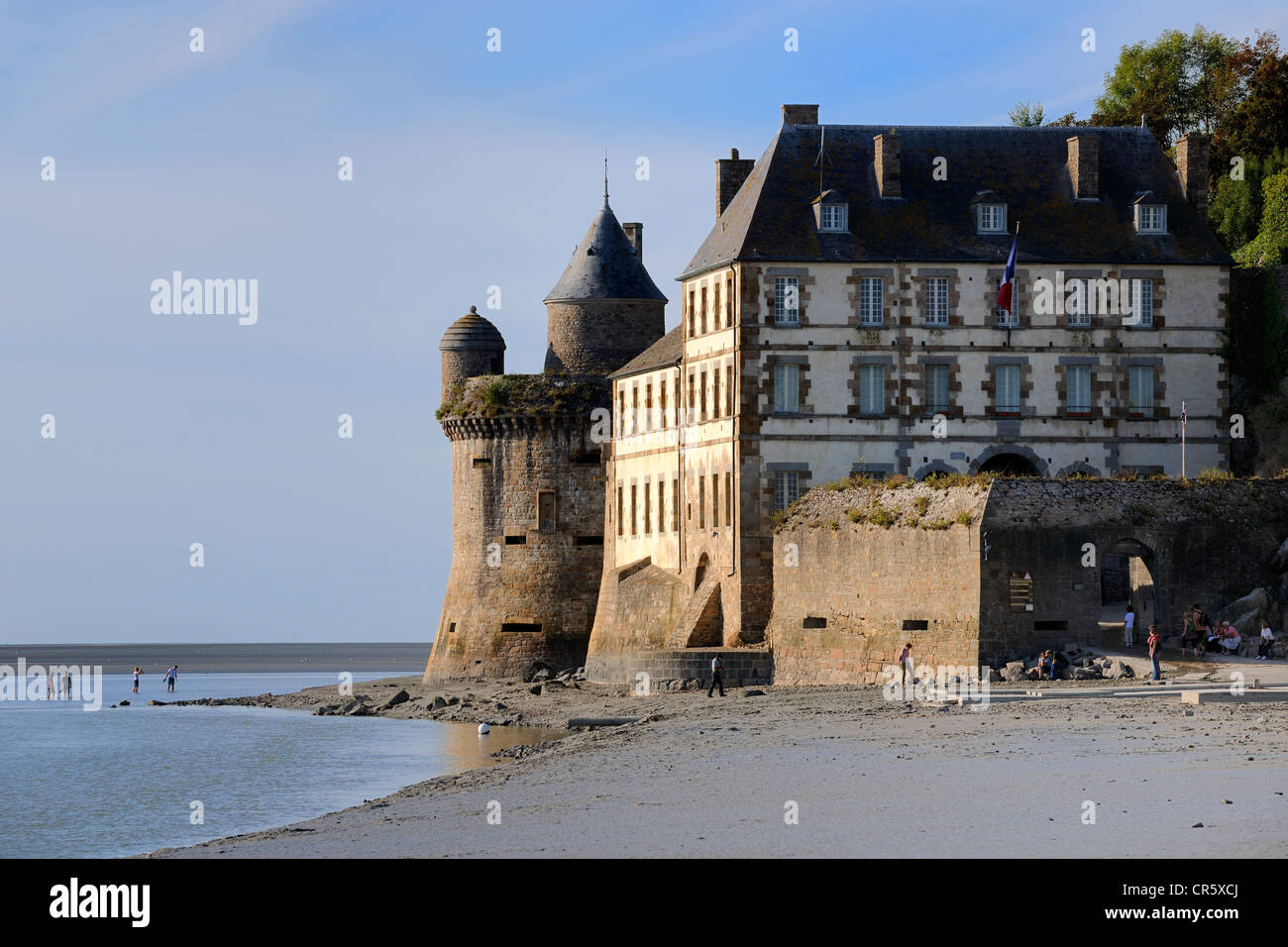 Frankreich, Manche, Mont Saint Michel, UNESCO-Welterbe, Turm von Fanils und ehemalige Kaserne Stockfoto