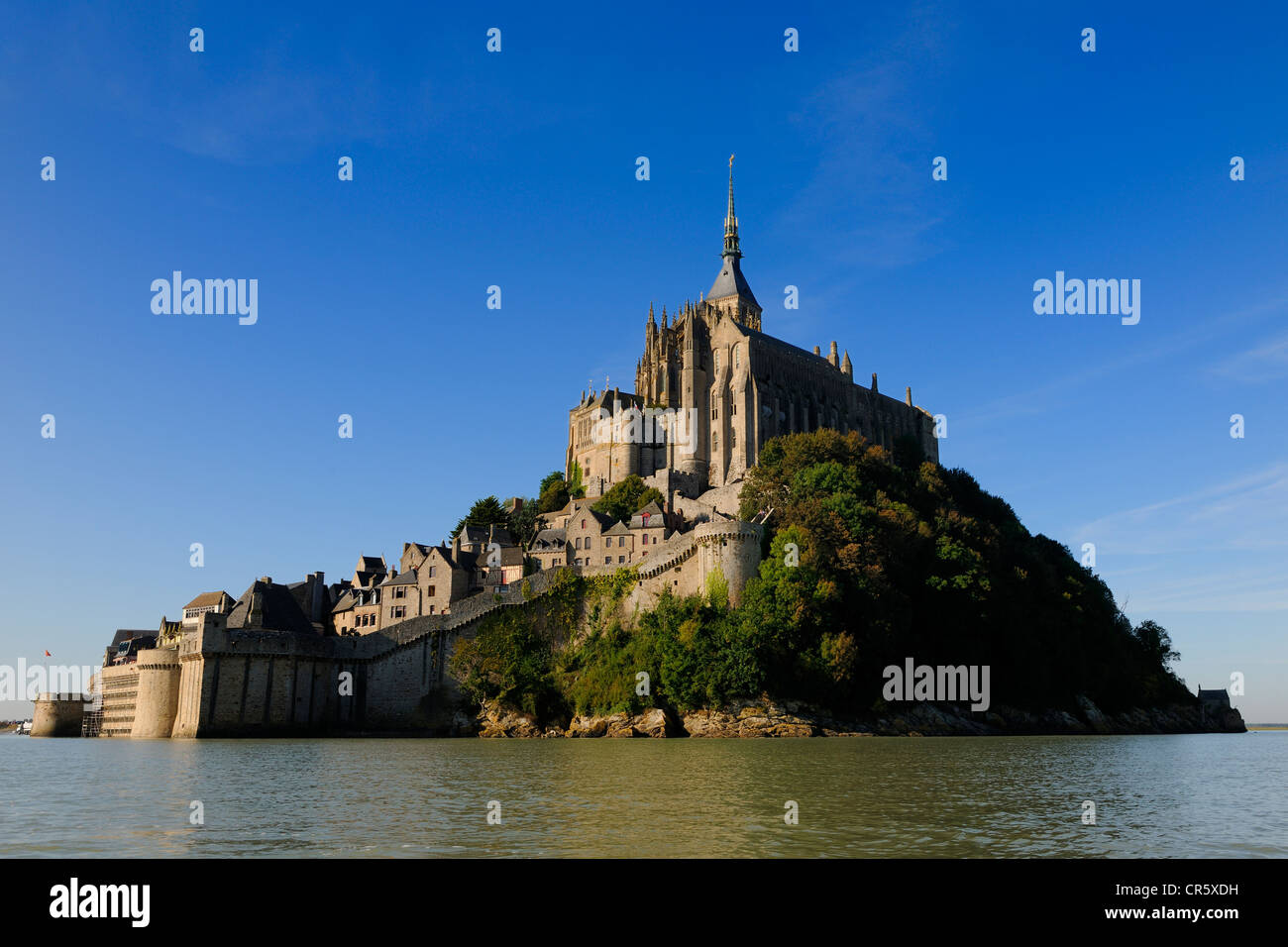 Frankreich, Manche, Mont Saint Michel, Osten und Norden Seite bei Flut, UNESCO-Welterbe Stockfoto
