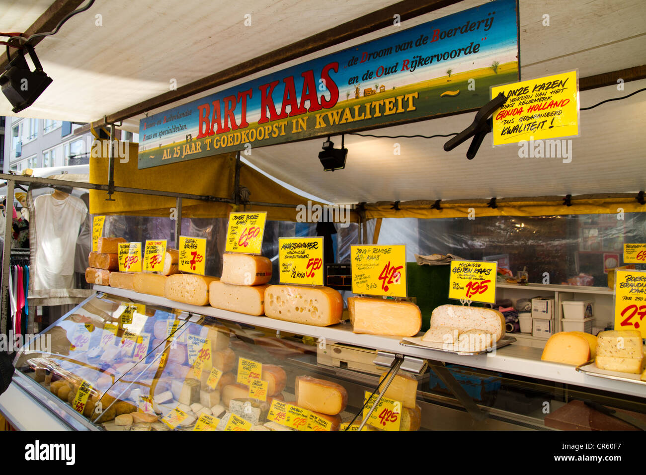 Käse-Stall in Albert Cuypt Market in Amsterdam Stockfoto