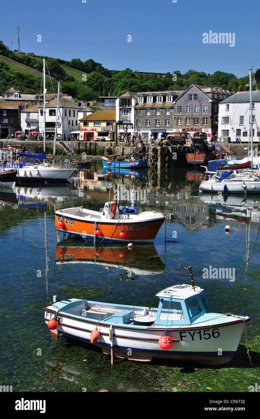 Mevagissey Cornwall Hafen Boote Porträt Stockfoto