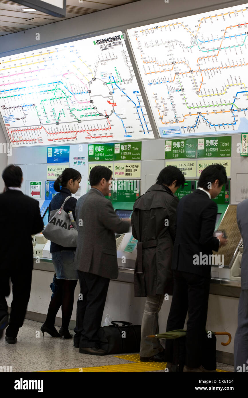 Japan, Insel Honshu, Tokyo, Tokio Bahnhof, Fahrscheinautomat Stockfoto