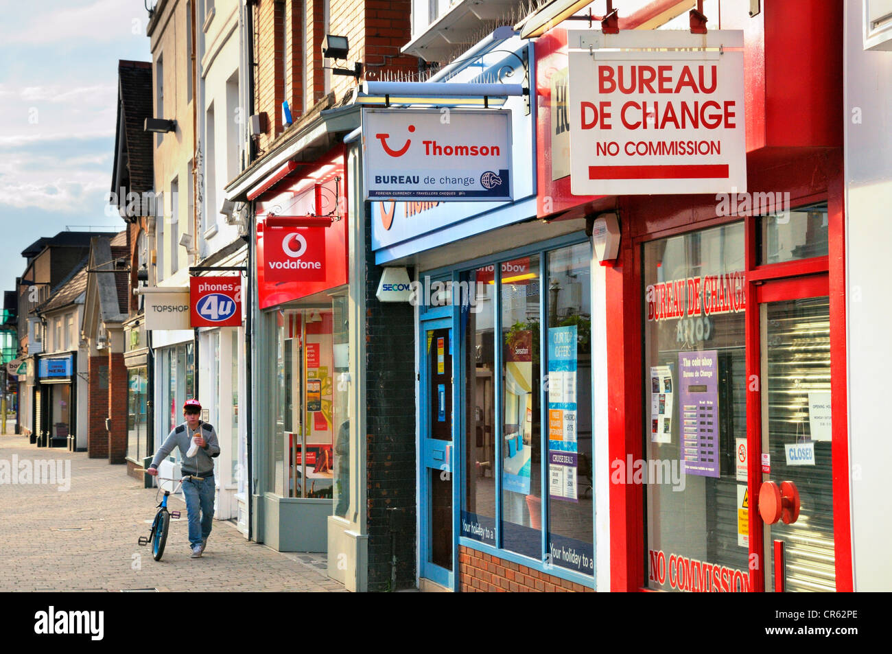 High Street Läden, Horsham, West Sussex, UK Stockfoto