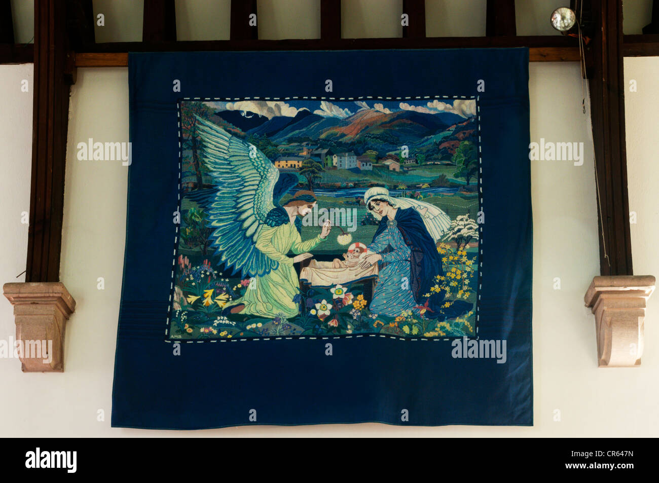 Stickerei von Patterdale Geburt von Ann Macbeth in St. Patricks Kirche, Patterdale im Lake District. Stockfoto