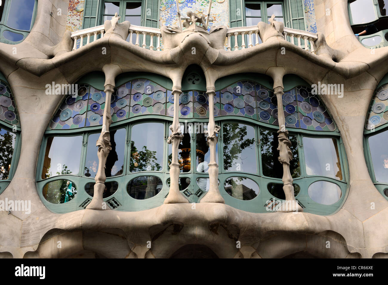 Spanien, Katalonien, Barcelona, Eixample Viertel, Detail der Fassade der Casa Battlo (Battlo House) von dem Architekten Antoni Stockfoto