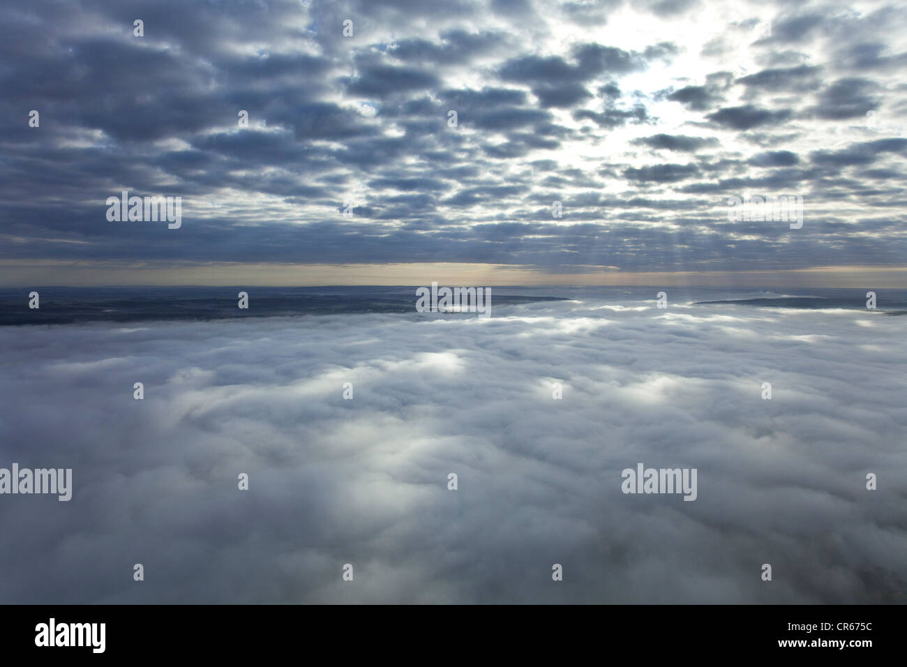 Frankreich, Eure, Vernon, Wolken über Vallée-de-Seine (Seine-Tal) (Luftbild) Stockfoto