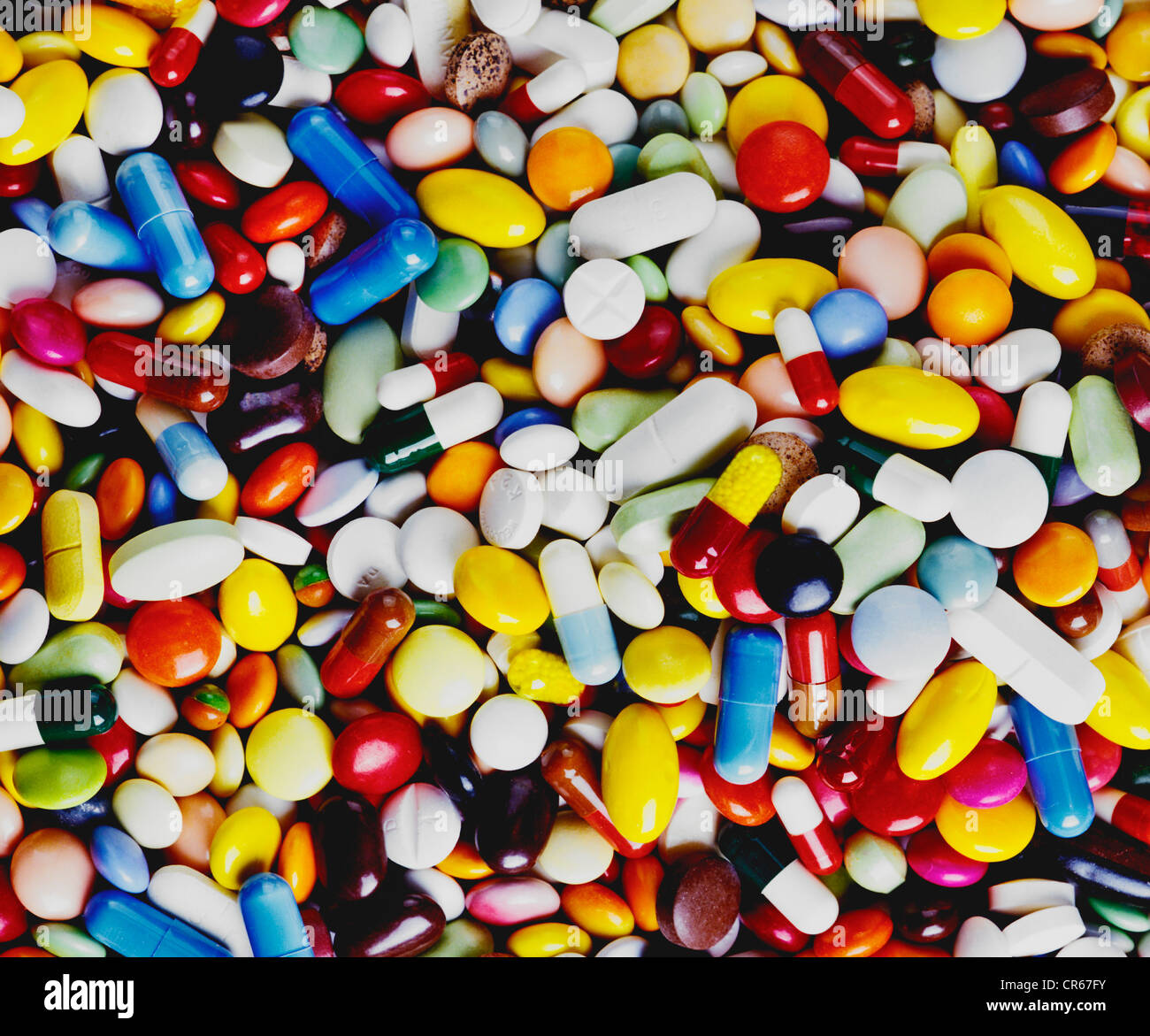 Bunte Pillen und Tabletten, Drogen Stockfoto