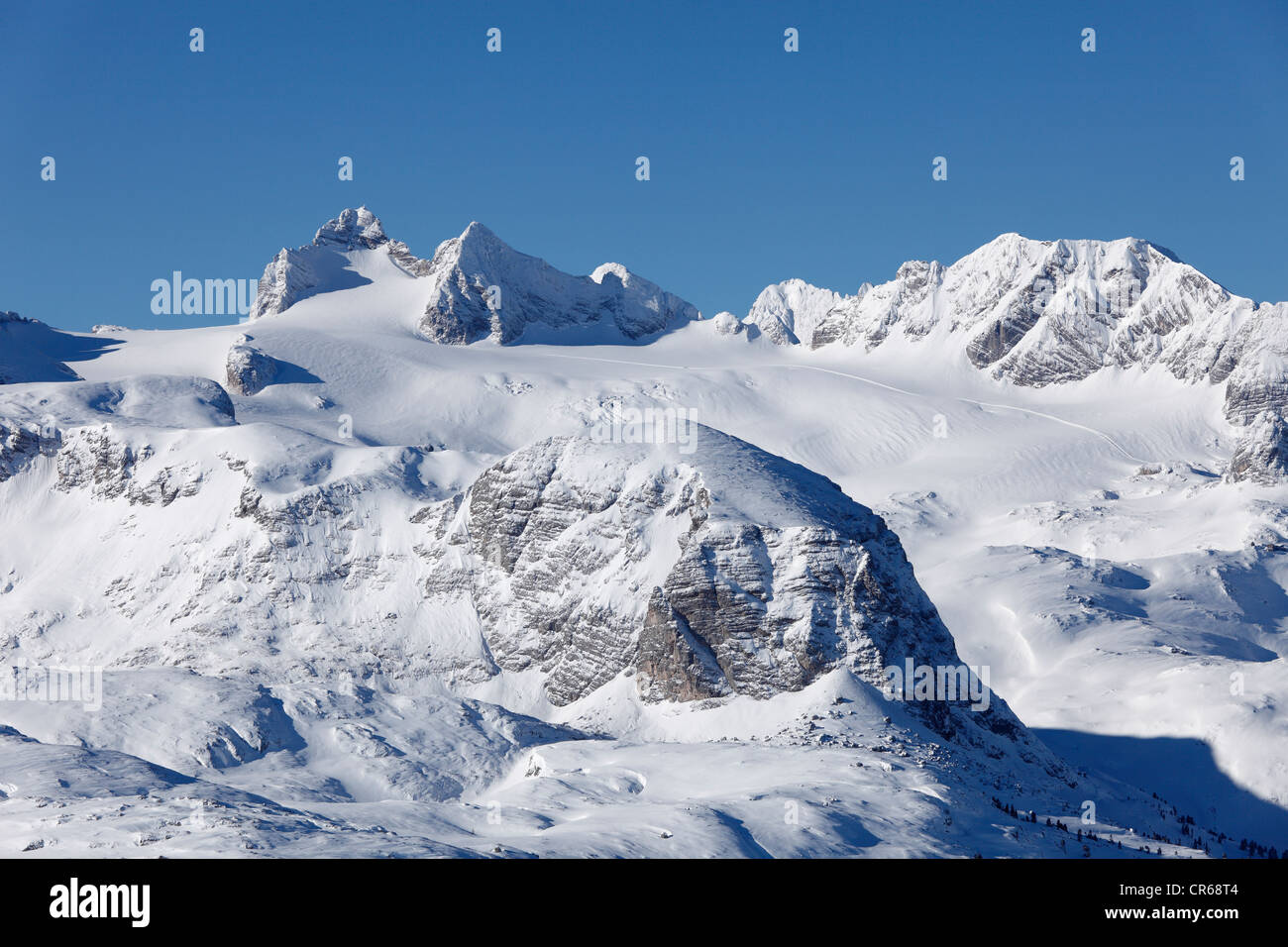 Österreich, Oberösterreich, Blick auf verschneite Berge Stockfoto