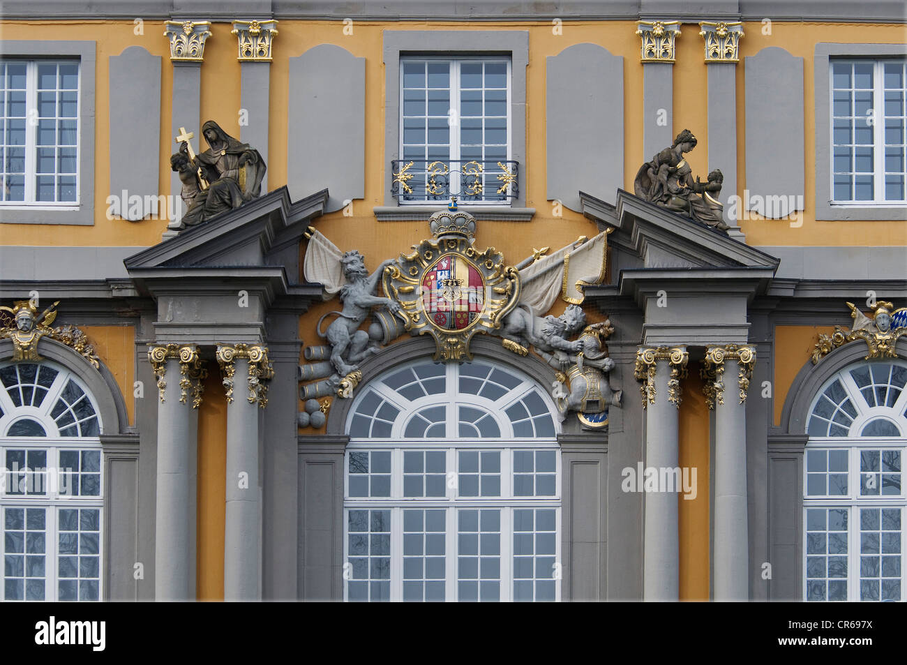 Blick vom südlich des renovierten Koblenz-Tors, Mantel der Betriebe von Clemens August von Bayern, Bonn, Nordrhein-Westfalen Stockfoto