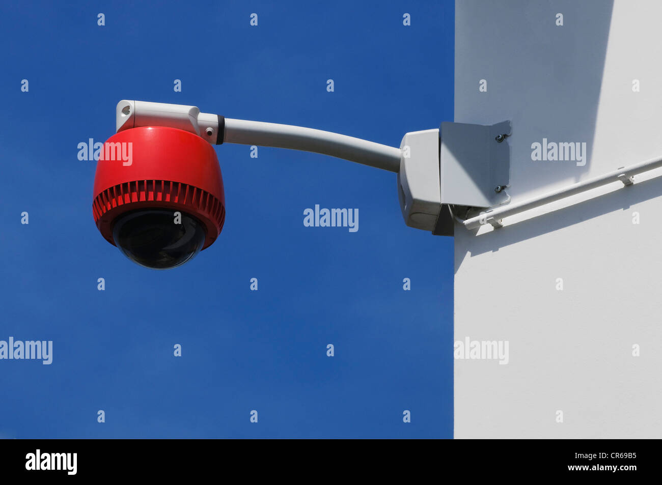 360°-Überwachungs-Kamera an der Ecke eine Bauecke, Sicherheit Stockfoto