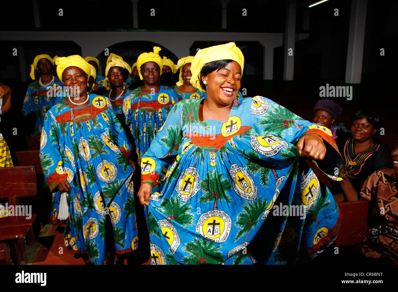 Frauen tanzen und singen, Kumba, Kamerun, Afrika Stockfoto