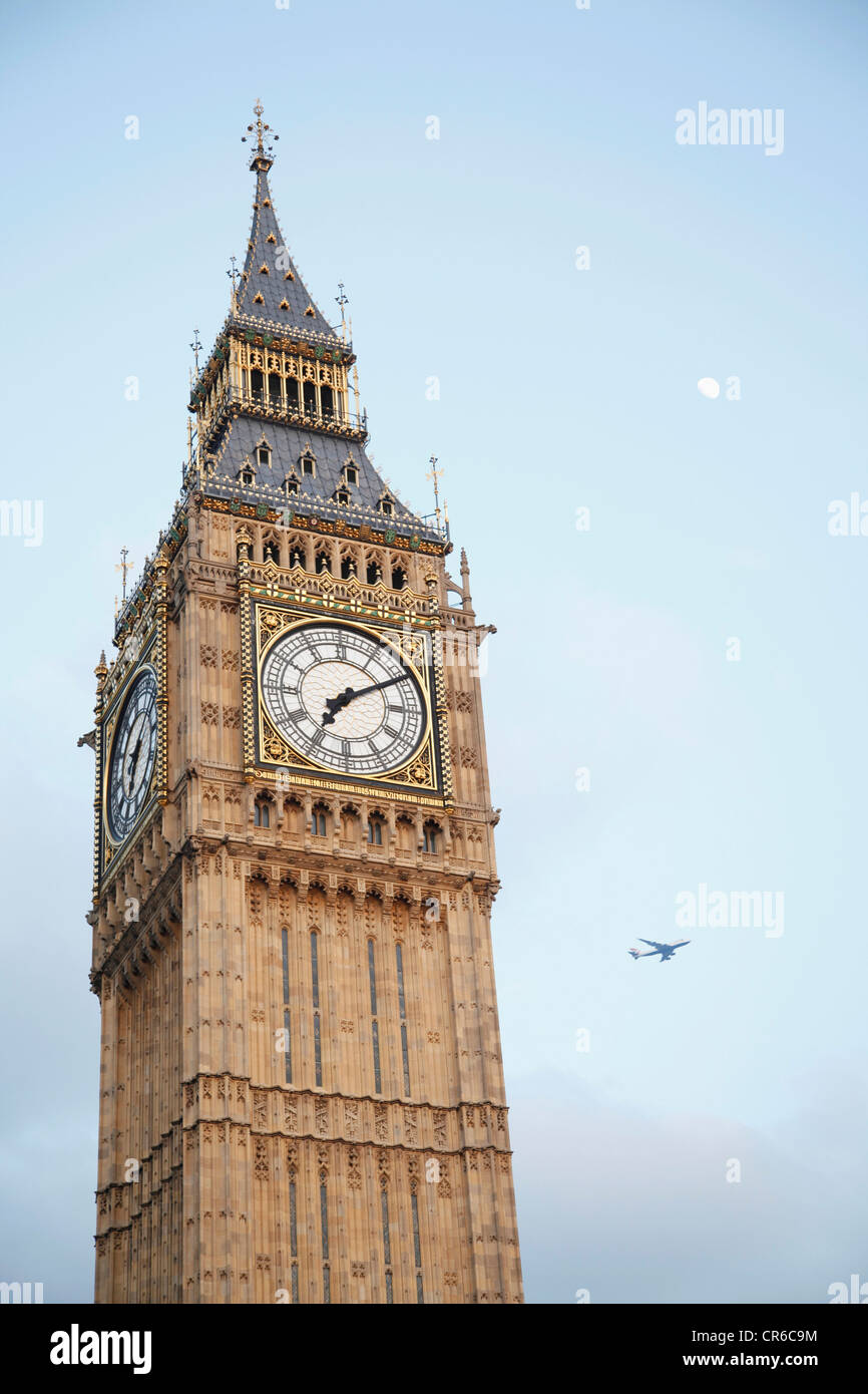 England, London, Ansicht von Big Ben Tower gegen Himmel Stockfoto