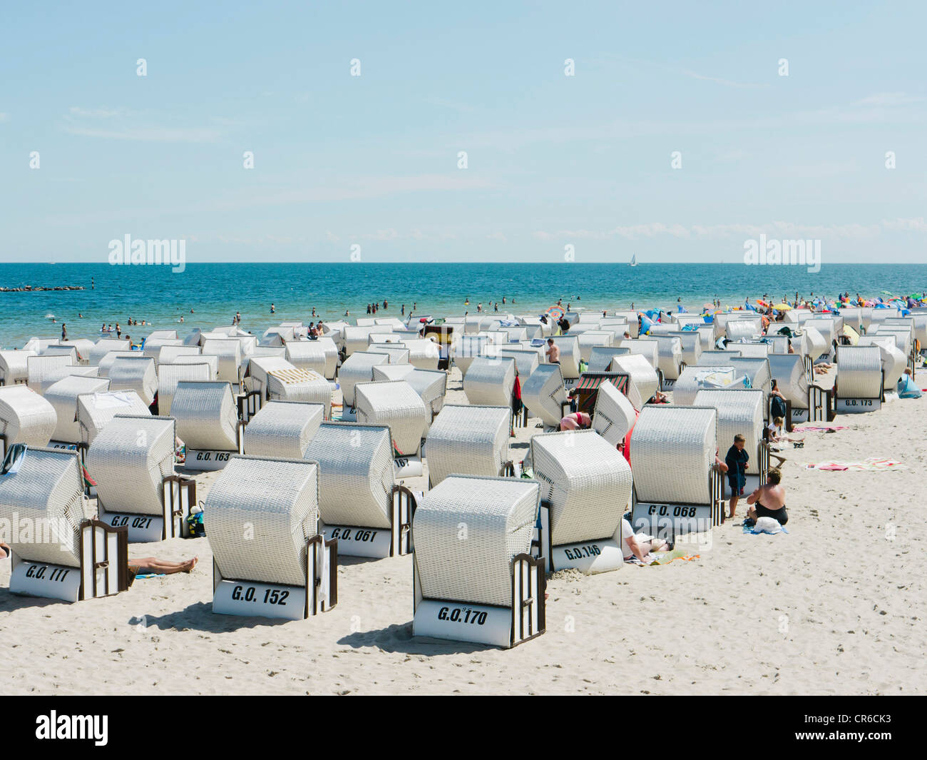 Deutschland, Rügen, Binz, Menschen in Strand stand auf der Insel Rügen Stockfoto