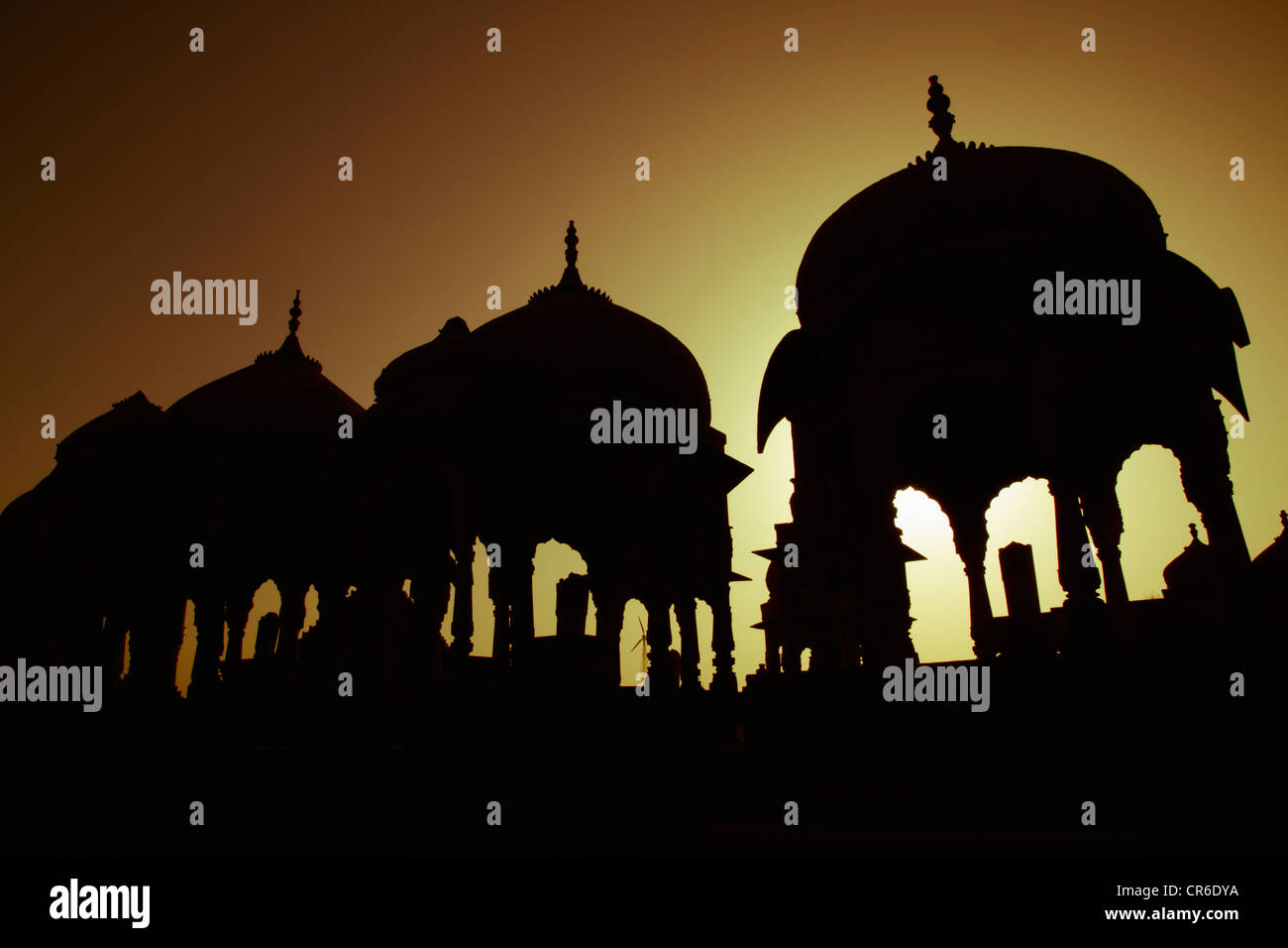 Indien, Rajasthan, Jaisalmer, Blick auf Bada Bagh Kenotaphen Stockfoto