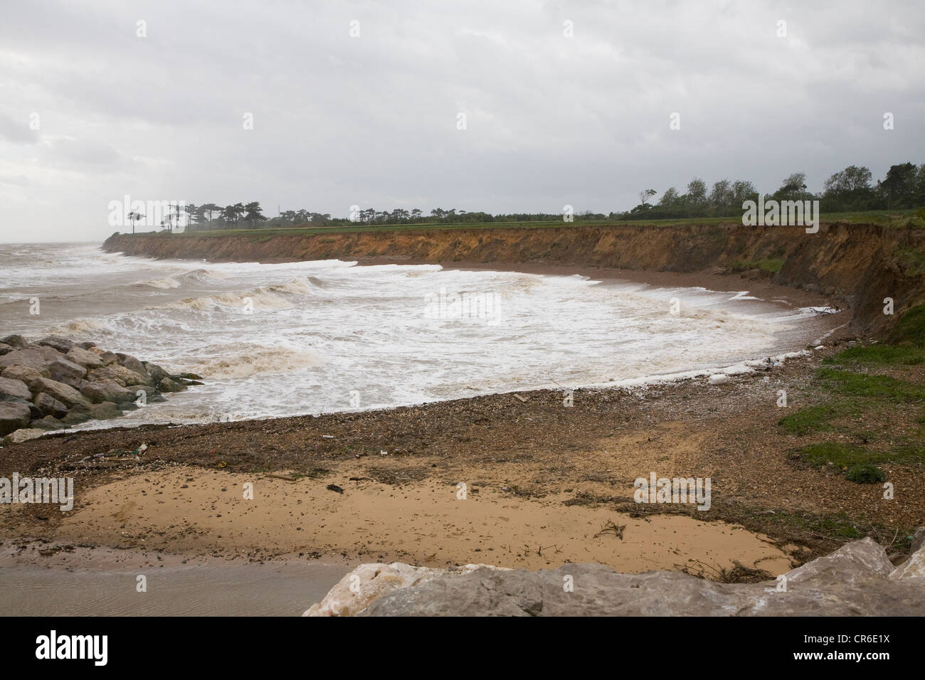 Sturm Wetter große Wellen schnelle Küstenerosion auf der Ostküste Bawdsey, Suffolk, England Stockfoto