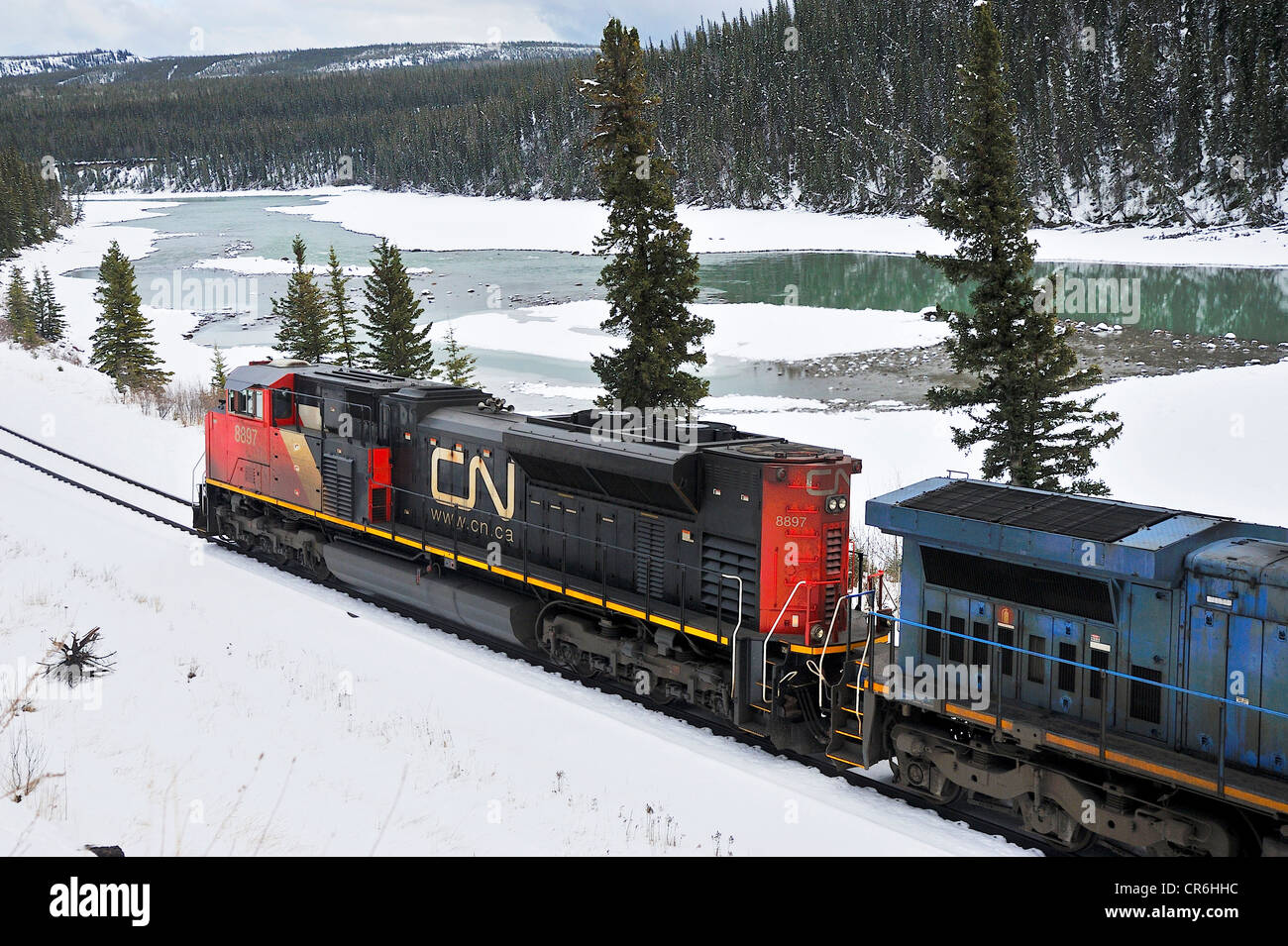 Eine Rückansicht eines kanadischen nationalen Güterzug-Motors Stockfoto