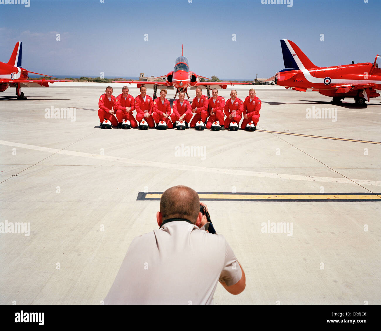 Offizielle Werbung Portrait für die Red Arrows, die britische RAF Kunstflugstaffel in Mid-Day Blendung bei RAF Akrotiri. Stockfoto